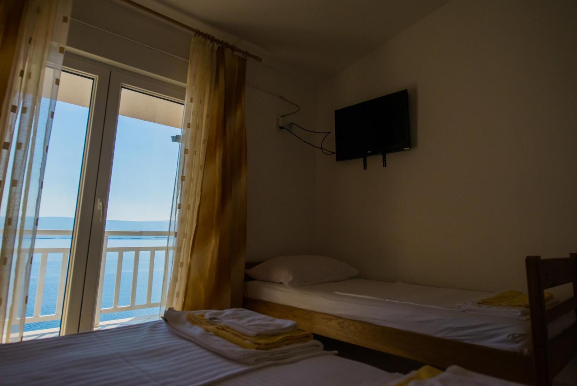 Bed And Breakfast Pero 3 Min Walk To The Beach Lokva Rogoznica Eksteriør bilde